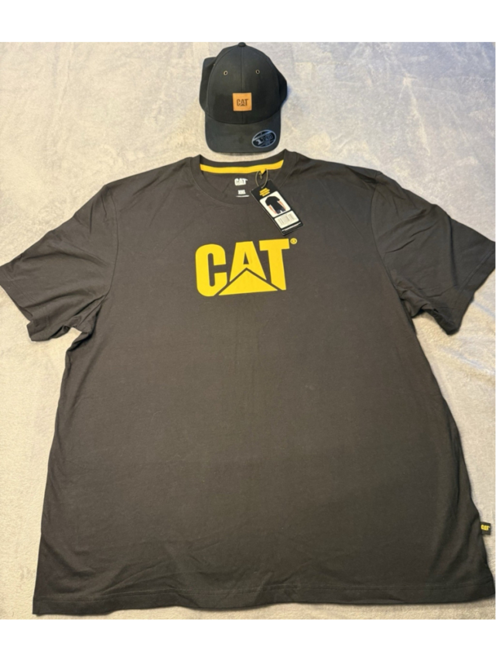 Caterpillar Mens Relaxed Fit Short Sleeve T-Shirt Black With Hat Size Xxl
